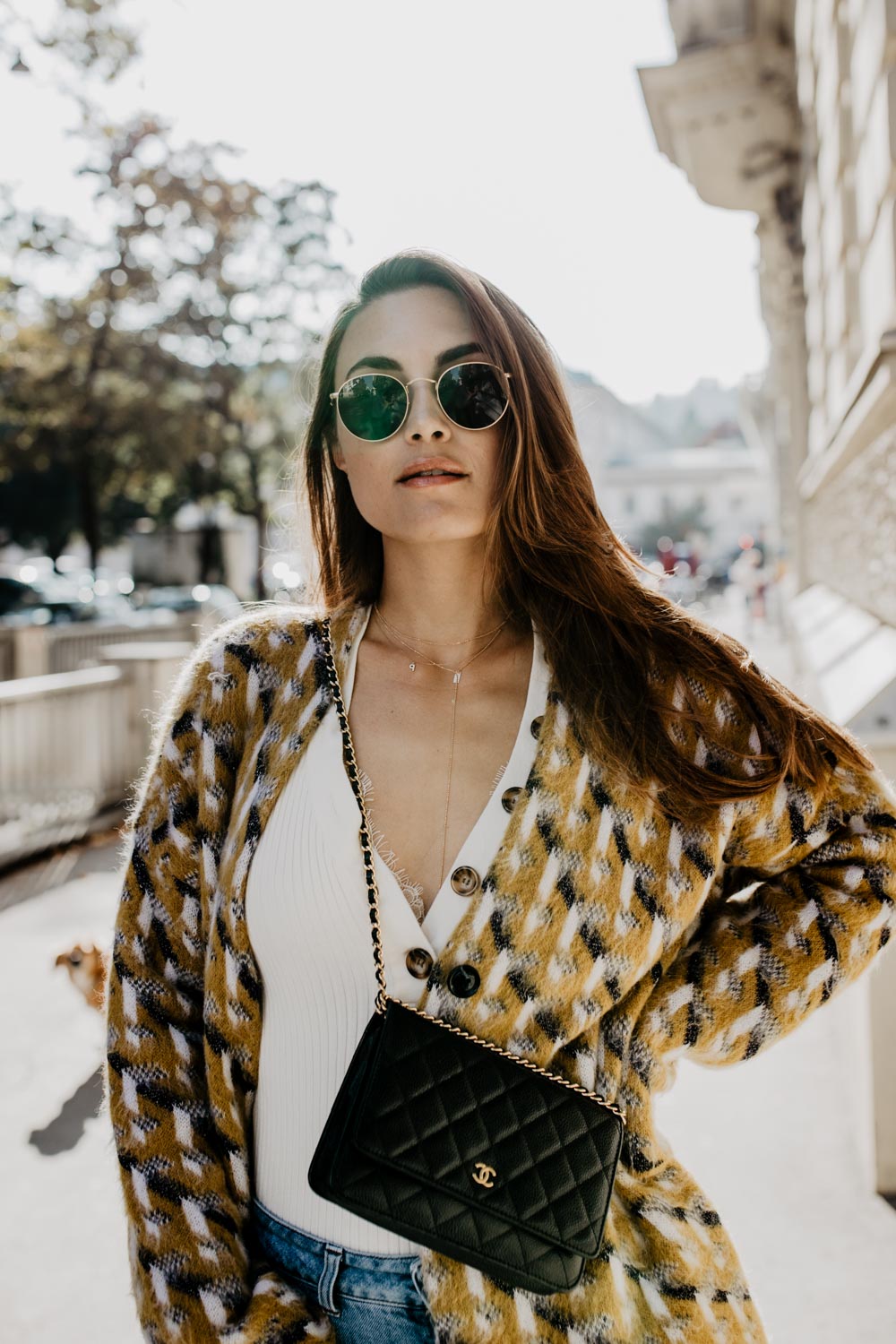 CHANEL WALLET ONCHAIN งานหนังแท้สวยหรู ใช้ ตทป ได้ กระดุมแม่เหล็ก ตามฉบับ HOLO ปีใหม่ ตามภาพที่ถ่ายเลย ตรงกับการ์ด รุ่นที่สาวๆ ทุกคนต้องมี เห็นเล็กๆ แบบนี้แต่ใส่ของได้เยอะมาก สามารถไช้แทนกระเป๋าคลัชถือได้ด้วย ครบจบในใบเดียวเลยค่ะ ภาพงานจริง ไม่ผิดหวังค่ะ