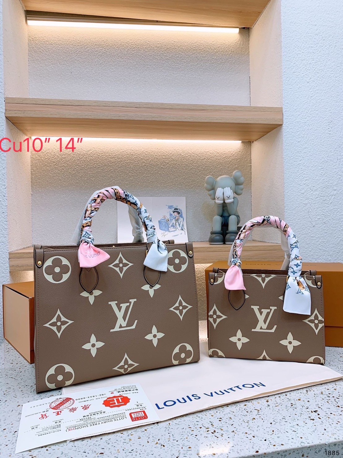 พร้อมส่ง 2 ไซส์ 3 สี 💖💖 LV OnTheGo Leather Handbag / LV Tote Crossbody Bag กระเป๋าทรงโท้ทเวอร์ชั่นดั้งเดิม งานหนังเต็มใบ ปั้มโลโก้เป็นเอกลักษณ์