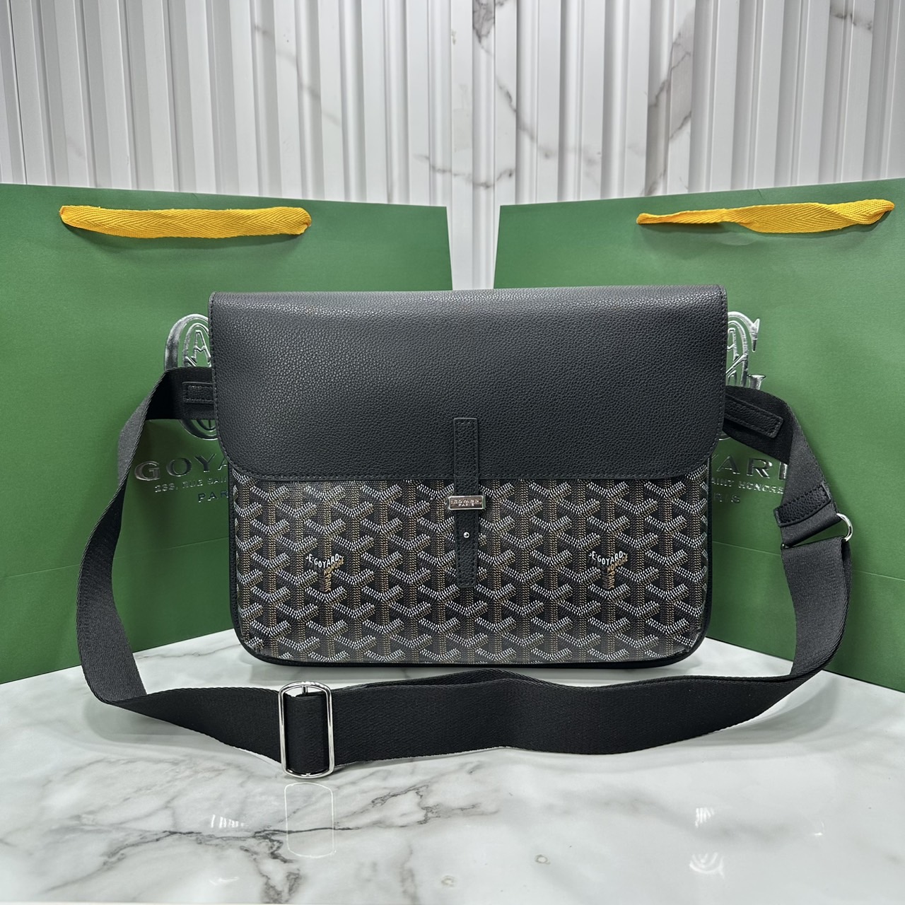 ORI หนังแท้ | Goyard Coursier Messenger bag กระเป๋าแมสเซ็นเจอร์ดีไซน์ใหม่ กะทัดรัดใช้งานได้อย่างคล่องตัว เหมาะมากสำหรับสายสปอร์ต ที่สุดของความหรูตอบโจทย์การใช้งาน ใบจริงสวยงามตามรูปค่ะ