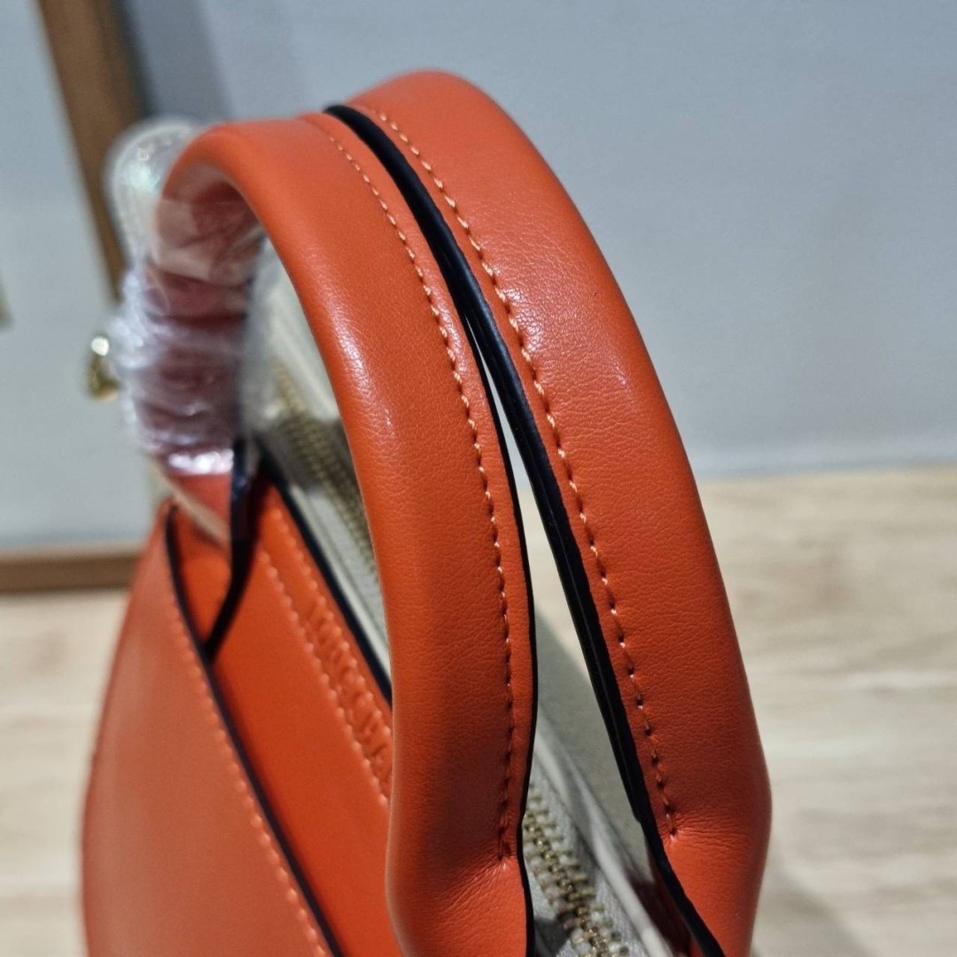 Longchamp le pliage xtra XS leather top handle bag กระเป๋าถือ/สะพายรุ่นยอดฮิต ที่มาในดีไซน์ทูโทน โดดเด่นมีกิมมิค น่ารักน่าใช้สุดๆ