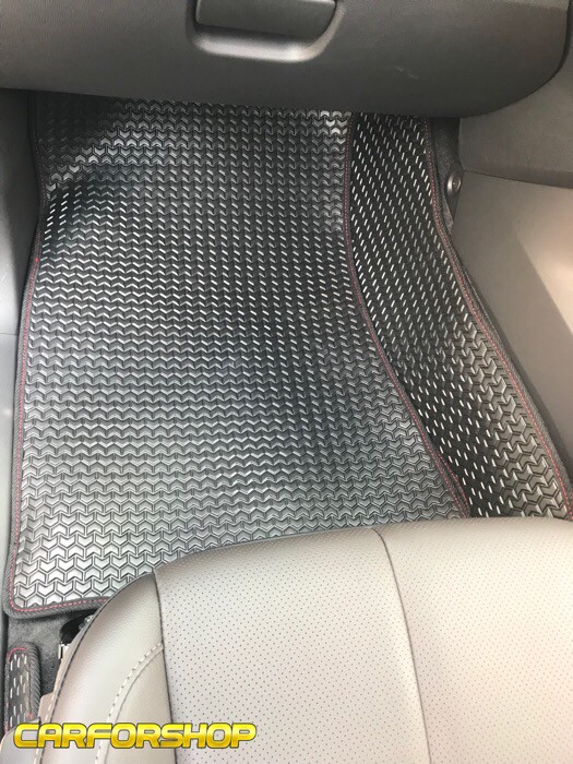 พรมปูพื้นรถยนต์ TRAILBLAZER ลายธนูสีดำด้ายแดง เต็มคัน (พื้นหลังเรียบ+ตีนตุ๊กแก)