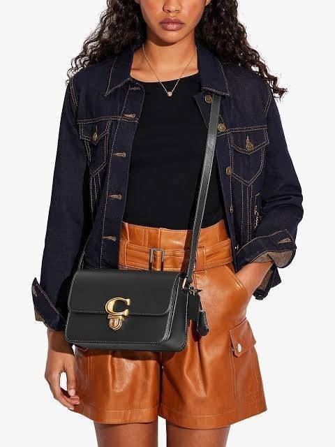 COACH STUDIO GLOVETANNED LEATHER SHOULDER BAG (C6641)🌺ห้ามพลาดเด็ดขาด!! สวยละมุน เรียบหรู ดูแพงสุดๆ!! //กระเป๋าถือ กระเป๋าสะพาย ดีไซน์เนี้ยบ! เฉียบมาก!// วัสดุหนังแท้ หนังเรียบเต็มใบ อยู่ทรง สวยมากๆ ดีเทลเรียบหรู ผู้ดีสุดๆ!// ด้านหน้าเปิด-ปิดด้วยต