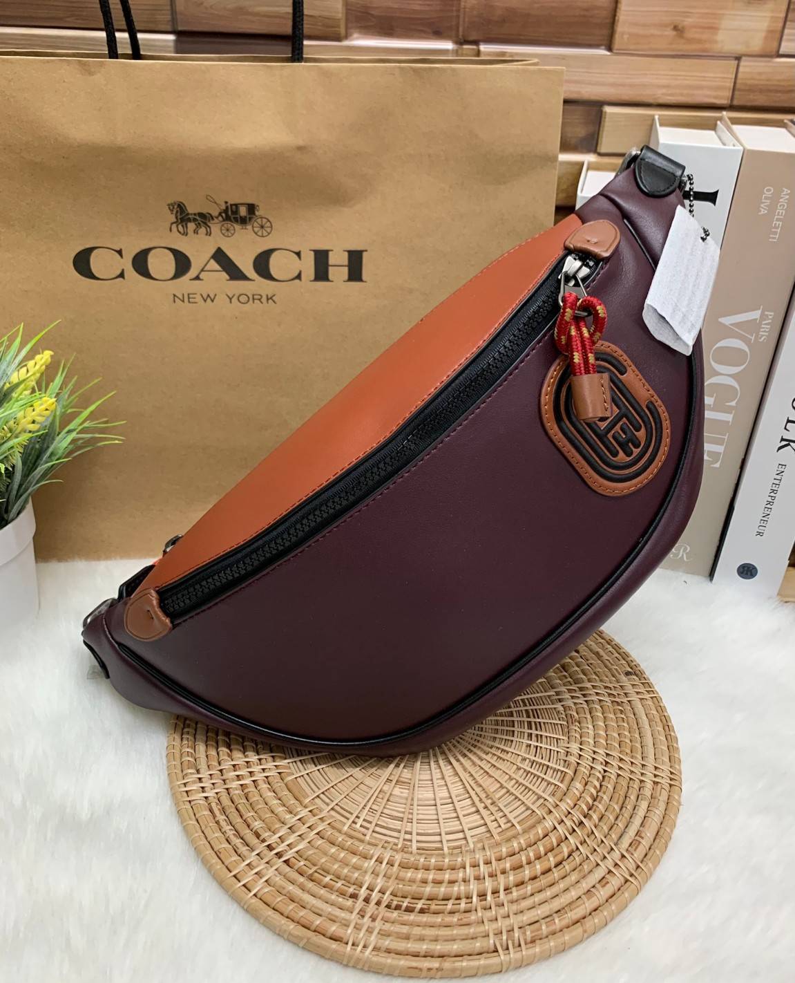 OUTTLET 】Coach Belt Bag ใบใหญ่คะ! Coach Rivington Belt Bag In Colorblock With Coach Patch C78947 สีเข้าใหม่ ได้ใจหนุ่มๆกันเลยค่าา 🌈สีจริงสวยมากค่ะ😘 กระเป๋าคาดอกด้านหน้า//คาดไปทางด้านหลัง//หรือคาดเอวได้ ตามแต่ความถนัดได้เลยนะคะ หนังแท้ นิ่ม