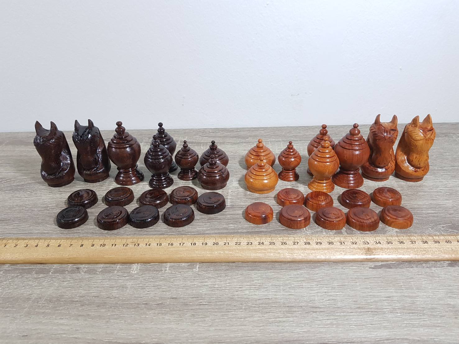 ตัวหมากรุกไทยไม้แกะชุดคาณฑีวะไม้เนื้อแข็ง