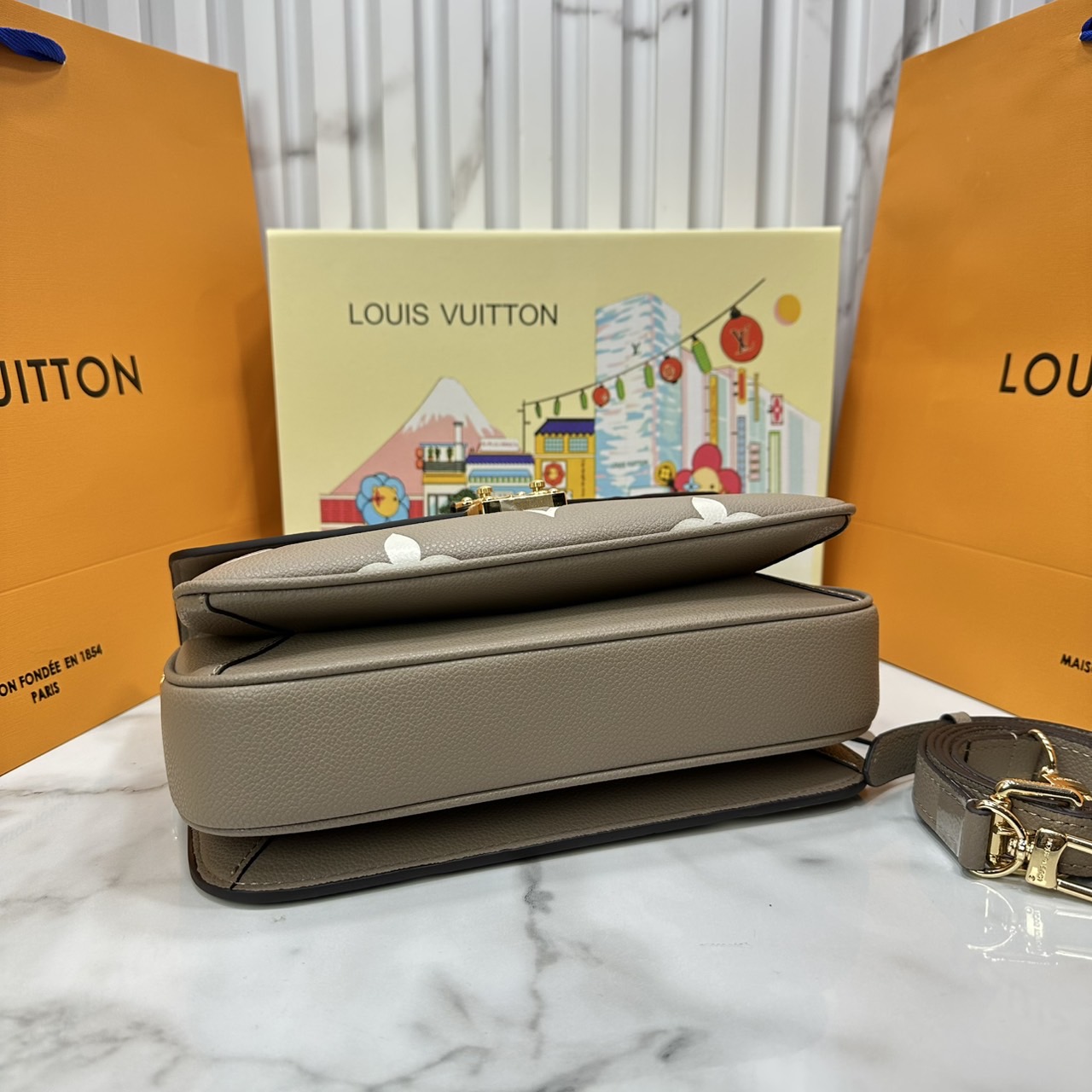 ORI หนังแท้ | LV Pochette Metis Monogram Empreinte leather กระเป๋าสะพาย อีกหนึ่งผลงานเด่นประจำฤดูกาล Spring 2021