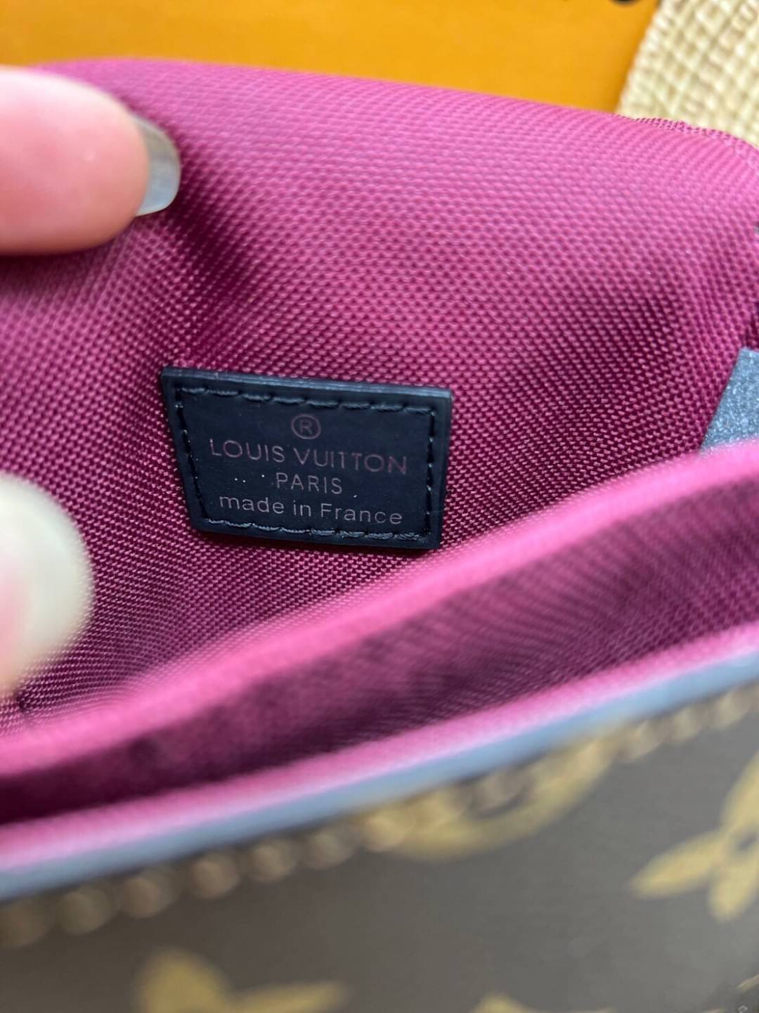 LV S-Lock Vertical wearable wallet / LV Phone bag Monogram Macassar coated canvas and black cowhide leather เกรดออริจินอล ใช้ได้ทั้งผู้หญิงผู้ชาย พร้อมส่งที่ไทย ภาพสินค้าถ่ายจากงานขายจริง ใช้งานต่างประเทศได้