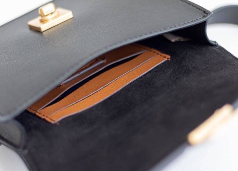 ของแท้ 💯% Coach Hutton Belt Bag In Colorblock ใช้งานได้หลากหลาย สะพายและคาดเอว งานหนังแท้ เก๋มากค่า