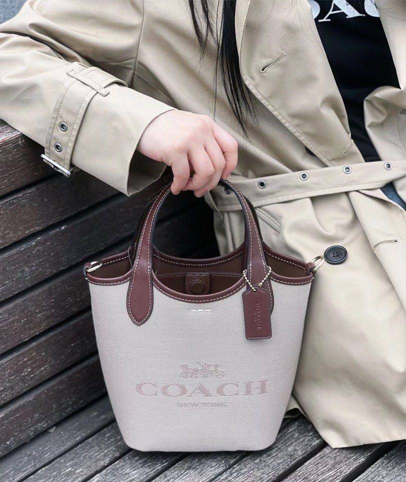 พร้อมส่ง 5 สี COACH HANNA BUCKET BAG กระเป๋าถือ/สะพายข้างทรงบักเก็ตรุ่นใหม่ดีไซน์เก๋น่ารัก เกรดท็อปออริ เกรดดีสุด สลับแท้ 1:1