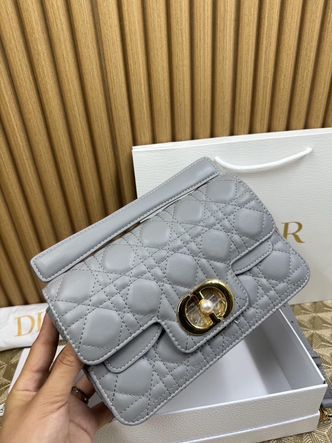 พร้อมส่ง 6 สี Small Dior Jolie Top Handle Bag 22cm กระเป๋าสะพาย เกรดออริ สลับแท้ 1:1 ใช้ต่างประเทศได้