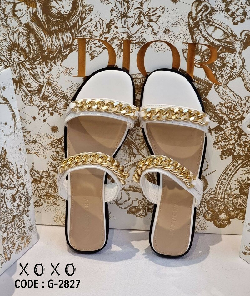 Givenchy Sandals แตะ โซ่ สวย เก๋ งานขายดีตลอดกาล แมทส์ชุดง่าย น้ำหนักเบา วัสดุหนัง PU แต่งโซ่อย่างดีอะไหล่หนา ดูแพงเกินราคาขาย น้ำหนักเบา