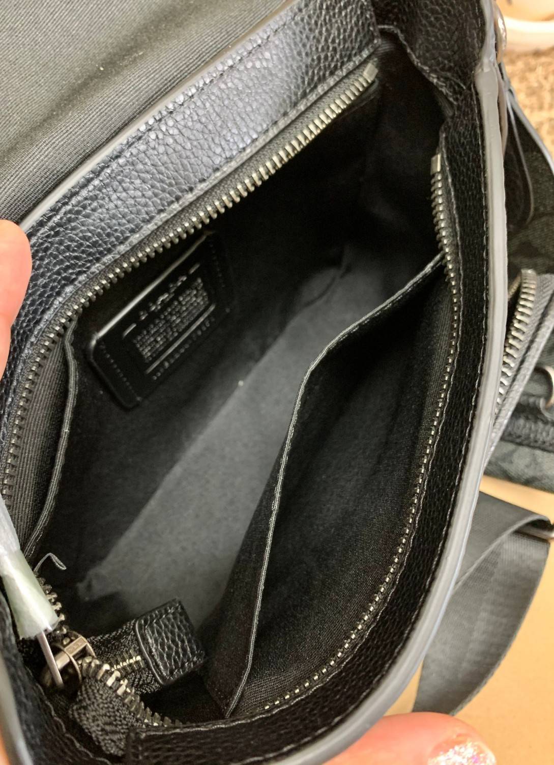 COACH SULLIVAN FLAP CROSSBODY IN SIGNATURE ((C9870)) ความเท๋ ความหล่อ ยกให้รุ่นนี้เลยค่าา พร้อมส่งก่อนใคร! ทรง สวยเก๋ กระเป๋าสะพายแบบครอสบอดี้ร์ของคุณผู้ชายเค้าเลยค่ะ หนังแท้2แบบสวยงาม น่าใช้มากๆ