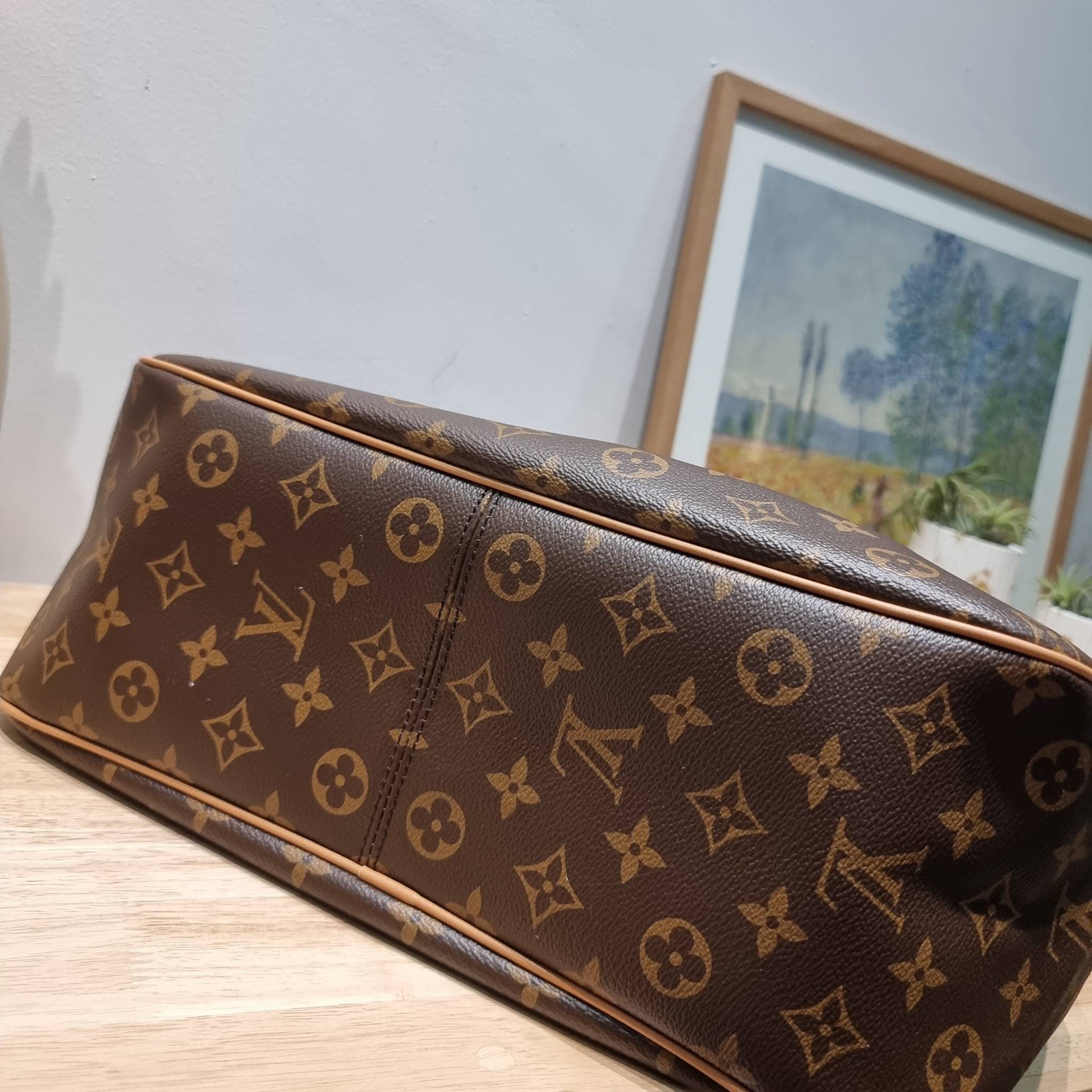 LV delightful bag / LV CARRYALL Monogram Canvas / LV Shopping Bag กระเป๋าทรงโท้ทใบใหญ่ ขนาดจุได้แบบล้นๆ รอบนี้จัดใบลูกมาให้อีก พิเศษที่สุด!! สมใจใครที่มองหากระเป๋าใบโปรด มีตะขอเกี่ยวที่ปากกระเป๋า และยังมาพร้อมสายสะพาย 2 แบบ