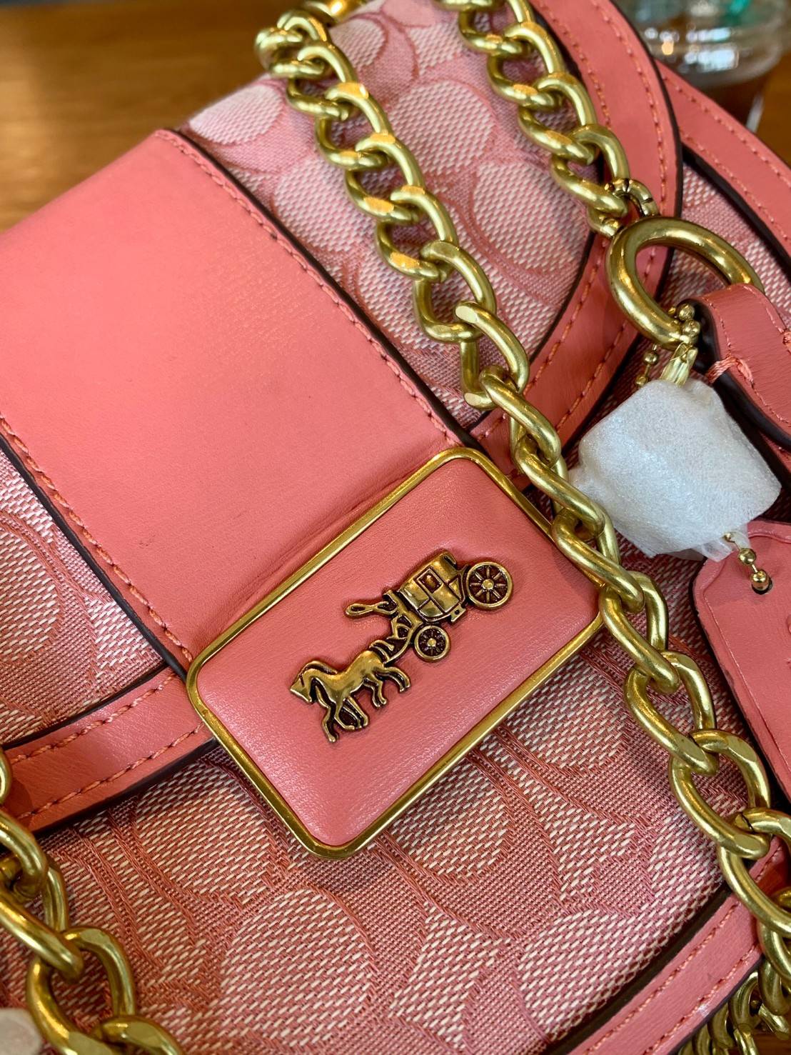 COACH ALIE SADDLE BAG JACQUARD IN SIGNATURE ((C4694//C3464)) พร้อมส่งที่ไทย รุ่นใหม่ล่าสุดค่ะ! กระเป๋าสะพายข้าง//ครอสบอดี้ร์//หรือทบสายคู่สะพายไหล่ได้ค่ะ วัสดุJacquard+หนังแท้ ได้สวยงามลงตัวมากๆ เปิดปิดกระเป๋าแบบกดล็อค มีอะไหล่โลโก้แบรนด์โดดเด่นปนคลาสสิค