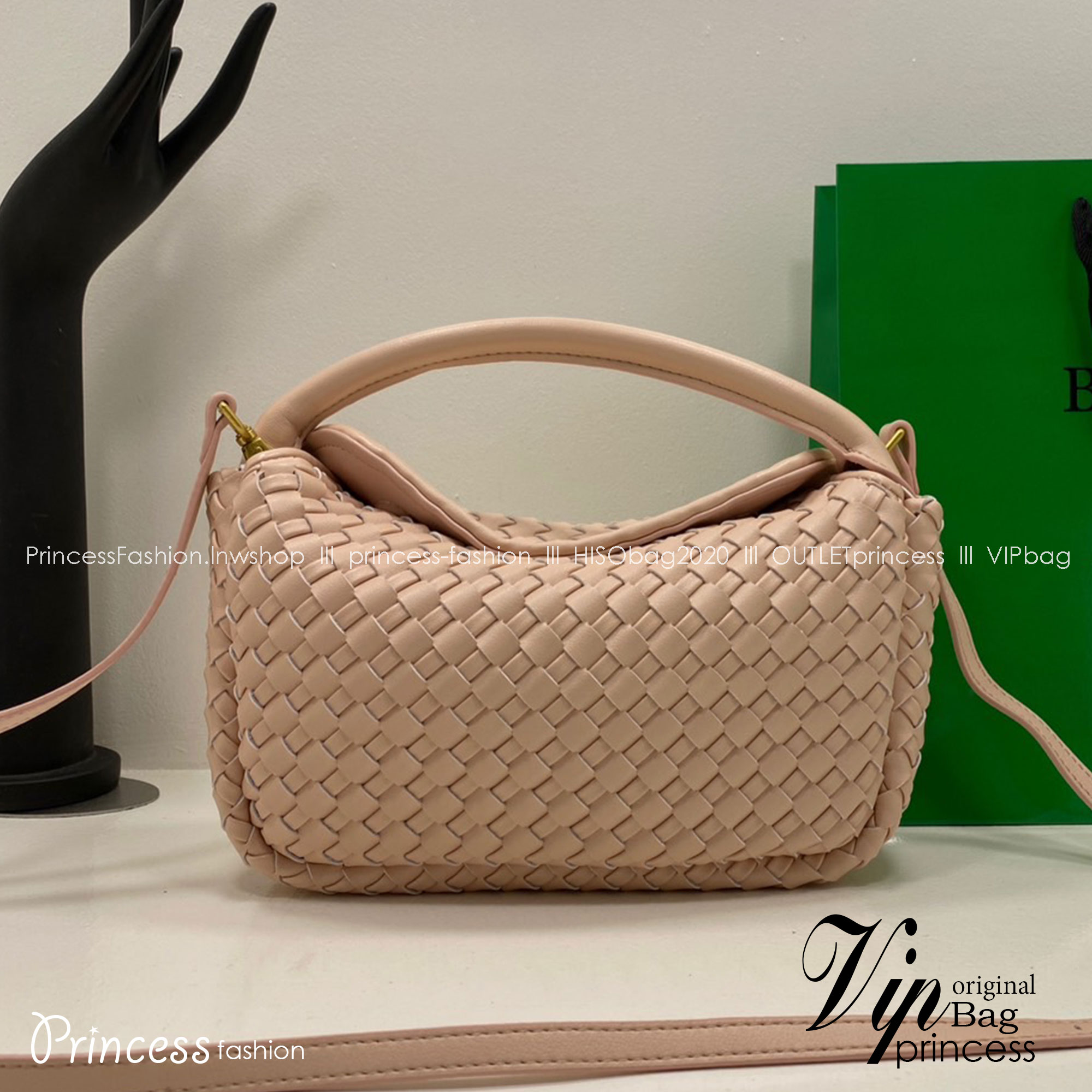 BOTTEGA intrecciato leather Snap Handle Handbag กระเป๋าถือ/สะพาย ดีไซส์สานเป็นเอกลักษณ์ หูจับในตัว หนังสวยงาม เกรดออริ สลับแท้ 1:1 ใช้งานต่างประเทศได้