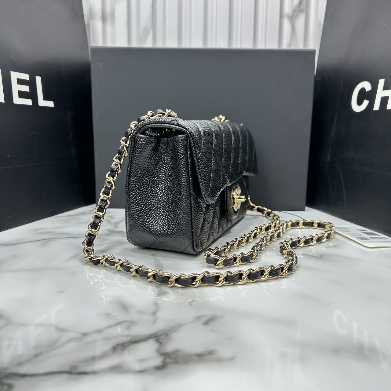 ORI หนังแท้ | CHANEL Classic 20cm shoulder bag กระเป๋าสะพายรุ่นยอดนิยม หรูหราระดับตำนาน สวยงามเหนือกาลเวลา