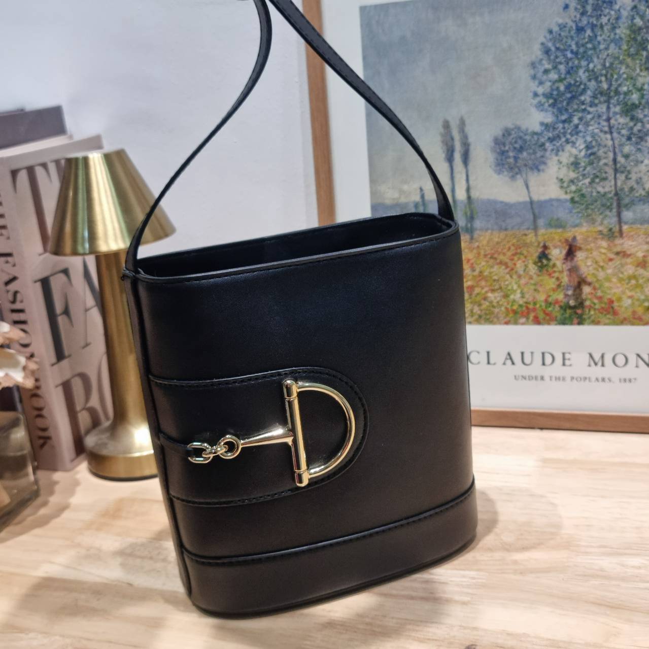 GUCCI 73 mini bucket bag คอลเลคชั่นใหม่พร้อม box set โทนสีใหม่ของแบรนด์ สุดยอดของความมีกิมมิคไม่เหมือนใคร วินเทจเรียบหรู ใช้แล้วดูแพง