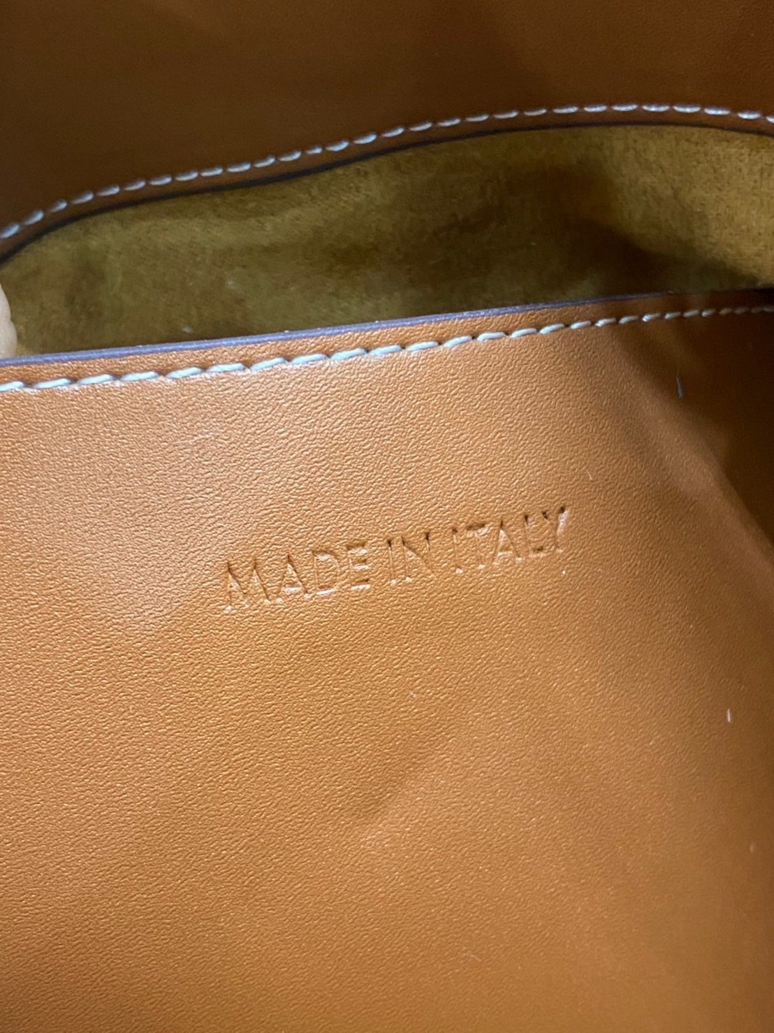 CELINE MINI BUCKET TRIOMPHE IN SMOOTH CALFSKIN เกรดออริ 1:1 สลับแท้ ใช้งาน ตปท ได้ กระเป๋าถือรุ่นใหม่ล่าสุด ดีไซน์หรูคลาสสิค