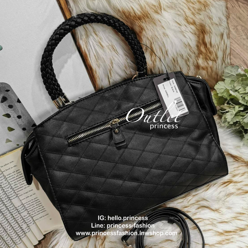 GUESS WOMAN CROSS BODY BAG กระเป๋าถือ/สะพายรุ่นใหม่ล่าสุดจาก GUESS FACTORY หนังสวยอยู่ทรงขนาดกำลังดี น้ำหนักเบา ด้านหน้าประดับโลโก้แบรนด์เปิดปิดด้วยซิปสะดวกใช้ ด้านข้างมีกระดุมปรับขยาย ภายในมีโลโก้ ช่องซิปและช่องใส่ของ ซับในพิมพ์แบรนด์ ใส่กระเป๋าสตางค์ มื