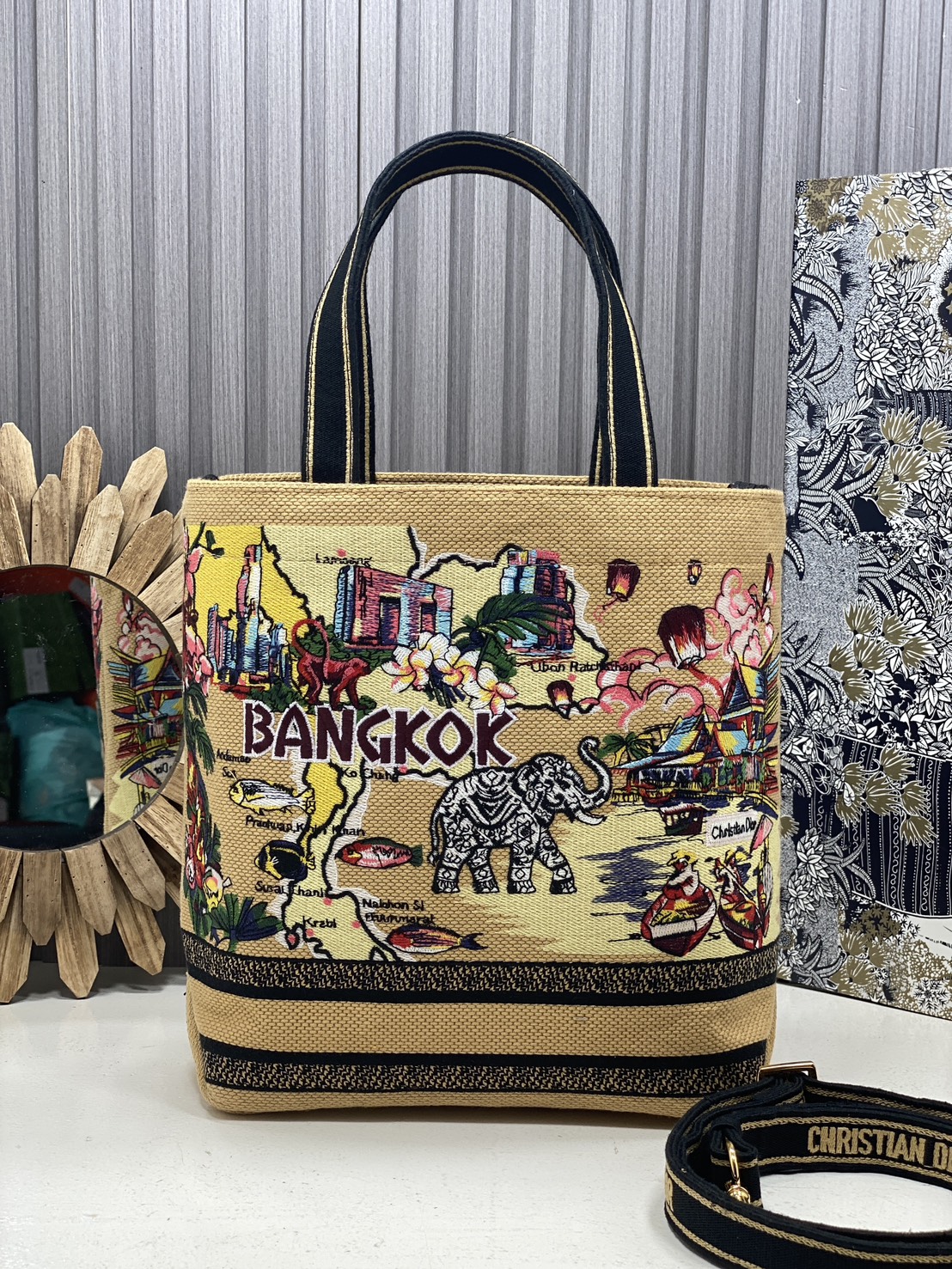 ORI หนังแท้ | Dior Book Tote / Souvenir Capsule highlighting Bangkok 🐘 กระเป๋าสะพายทรงโท้ท ดีไซน์สุดพิเศษ ด้วยลายช้างเอกลักษณ์ของประเทศไทย