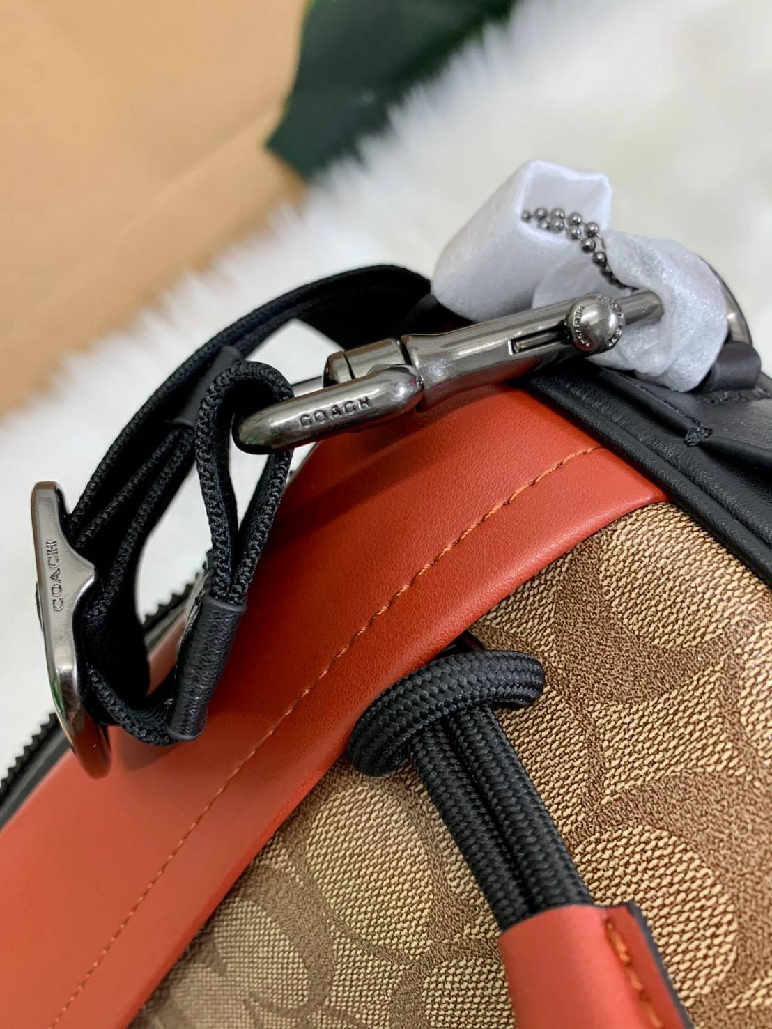 ของแท้ 💯% COACH GRAHAM CROSSBODY IN COLORBLOCK SIGNATURE ((83133)) พร้อมส่งค่ะ! กระเป๋าสะพายครอสบอดี้ร์ หนังแท้อย่างดี นิ่มมือค่ะ