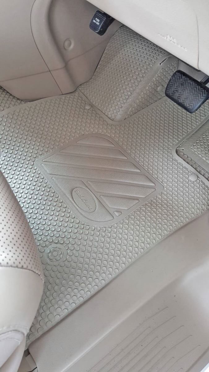 พรมกระดุมเม็ดเล็กรีดขอบTOYOTA ALPHARD 2009-14 สีครีม ตรงรุ่น เต็มคัน