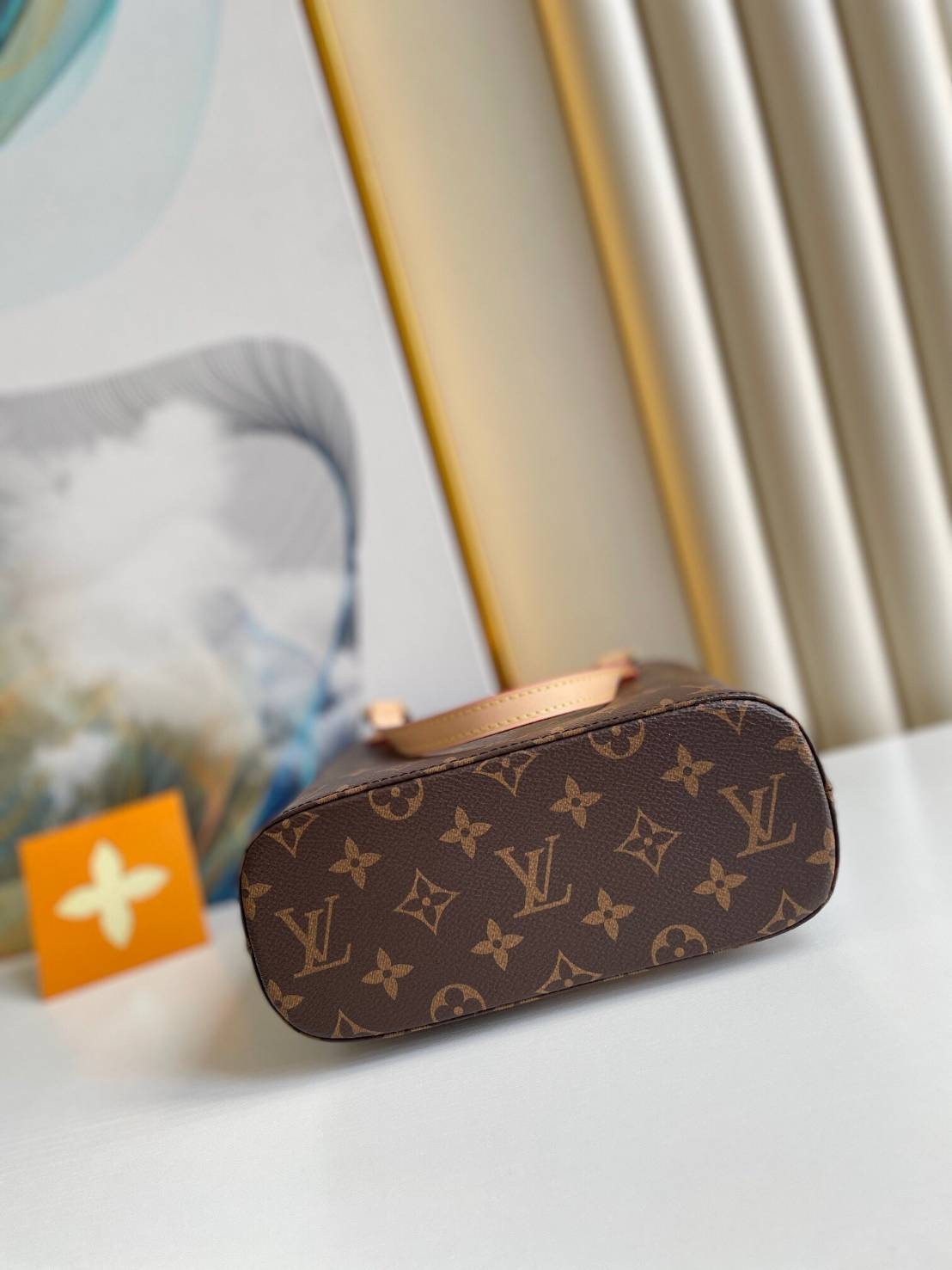 หนังแท้ Louis Vuitton Vavin pm tote / LV VAVIN 21 cm พร้อมส่งที่ไทย ภาพสินค้าถ่ายจากงานขายจริง เกรดออริจินอลหนังแท้ทั้งใบ ใช้งานต่างประเทศได้