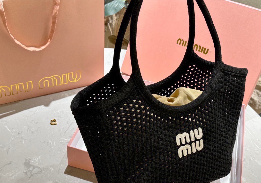 Miu Miu IVY Woven Fabric Tote Bag / Miu Miu Tote Bag กระเป๋าทรงโท้ท งานผ้าถักทอเป็นตาข่าย น้ำหนักเบา