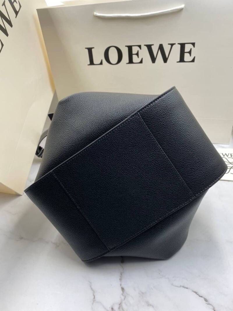 พรีเมี่ยมกิ๊ฟแท้ 100% 】งานหนังแท้ Loewe Hammock small textured-leather shoulder bag BLACK