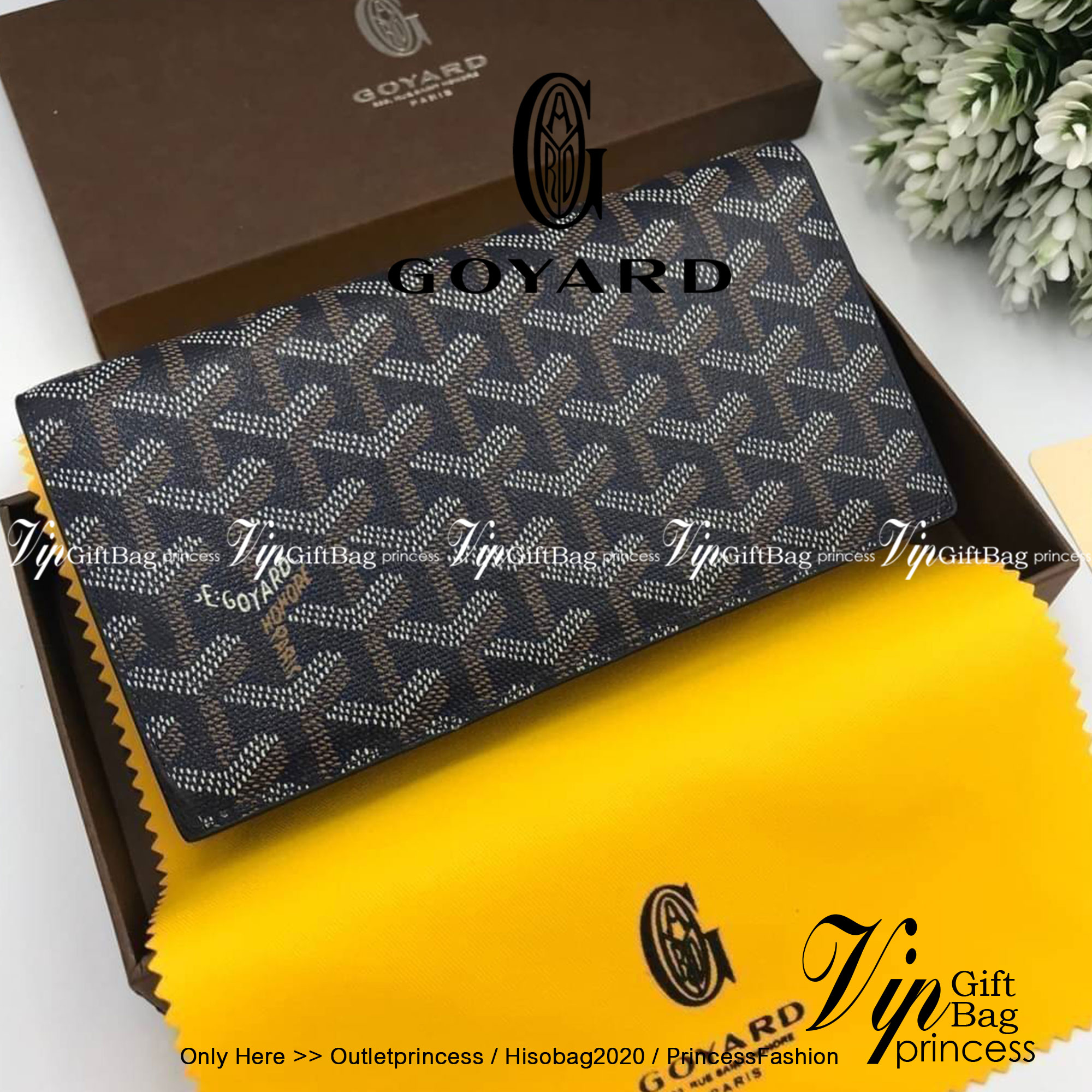 หนังแท้ GOYARD LONG WALLET กระเป๋าสตางค์ใบยาว รุ่นตามหา มาเท่าไหร่ไม่เคยพอเลยค่า เป็นรุ่นคลาสสิกที่หยิบมาใช้งานได้บ่อยที่สุด งานหนังแท้ทั้งใบสวยมากนะคะ ใช้ทนทานได้นานเลยค่ะ ภาพสินค้าถ่ายจากงานขายจริง พร้อมส่งที่ไทยราคาสุดคุ้มห้ามพลาดค่ะ! ภาพสินค้าถ่ายจากง