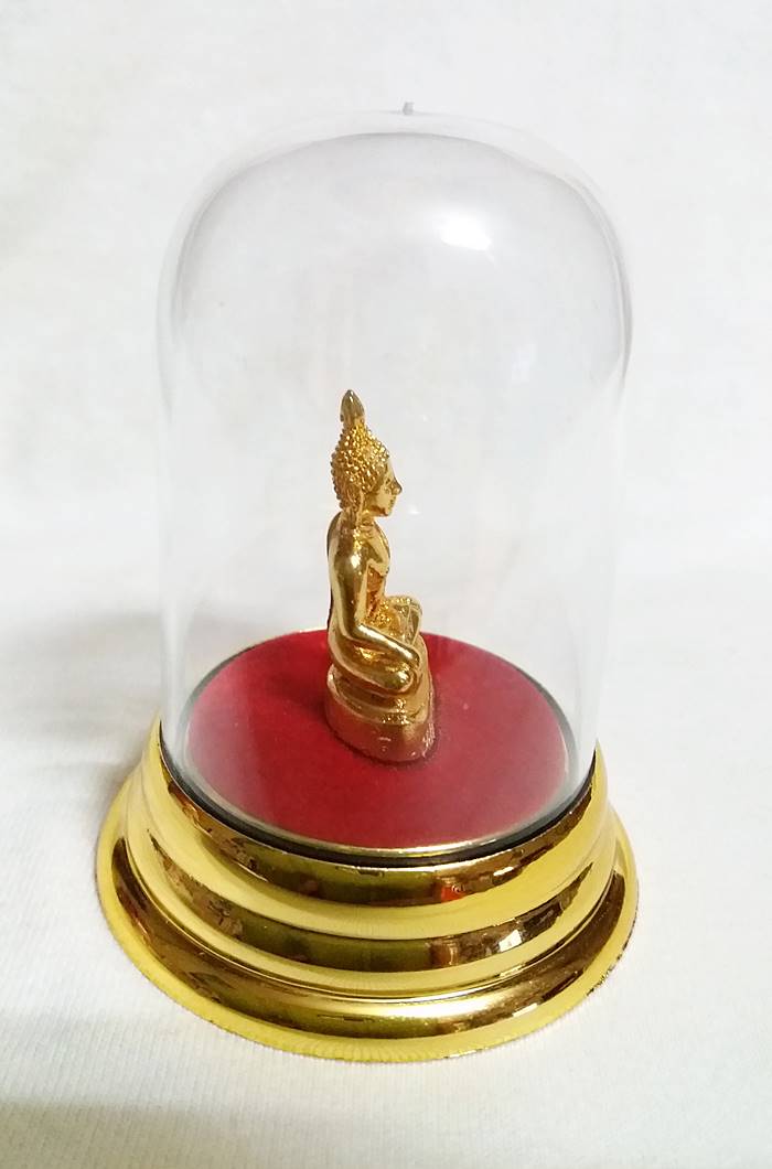 สินค้าหมดค่ะ องค์หลวงพ่อทันใจเนื้อทองครอบแก้วใบคาถาค่ะ