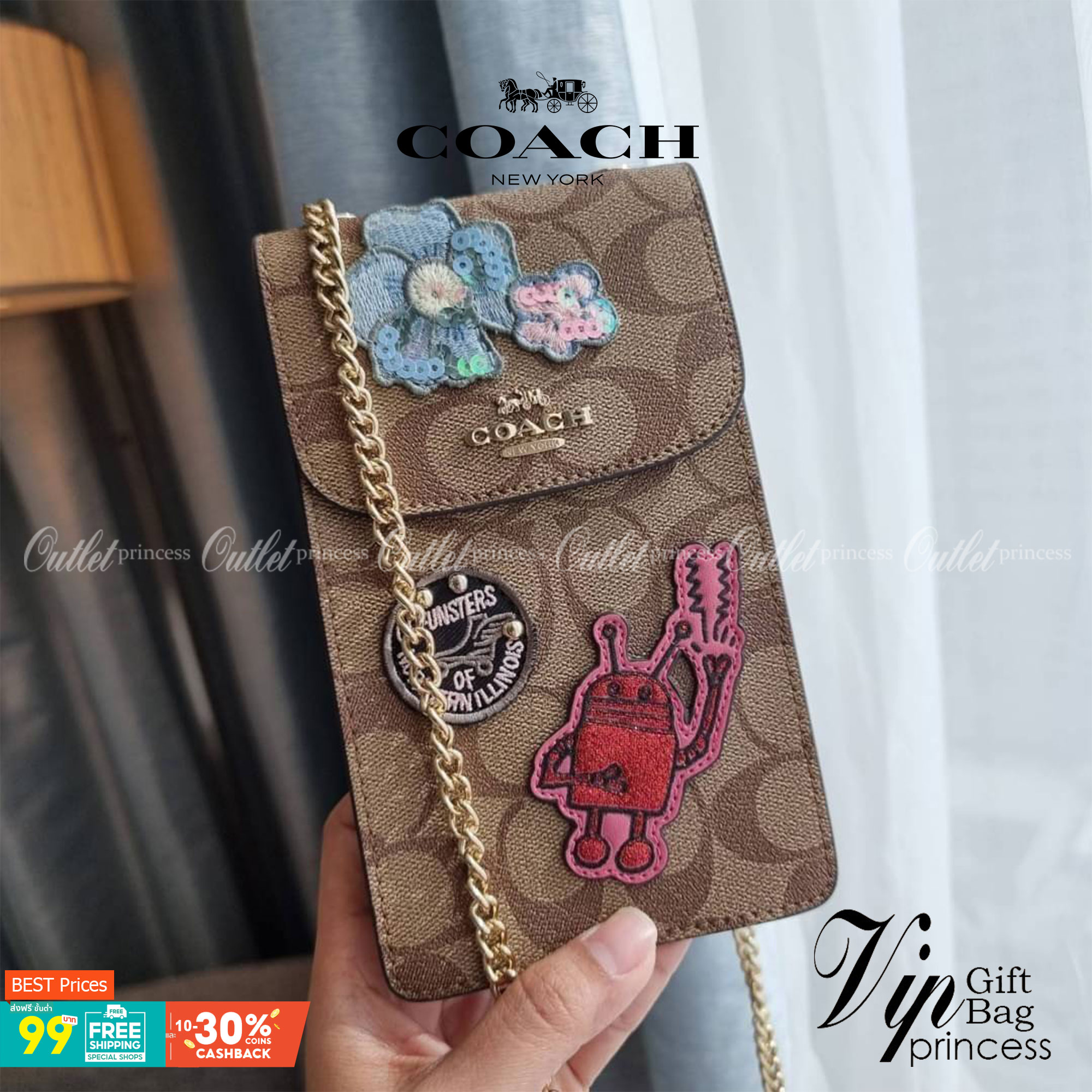 COACH NORTH/SOUTH PHONE CROSSBODY IN SIGNATURE CANVAS F55636 F39955 สุดคลาสสิคกับกระเป๋าสะพายเอนกประสงค์ Case phone ใส่โทรศัพท์มือถือได้ทุกรุ่น ดีไซน์ลายเอกลักษณ์ วัสดุหนังแคนวาสเคลือบลาย ฝาและภายในเป็นหนังสังเคราะห์เรียบ เปิด-ปิดด้วยกระดุม สายสะพายยาวประ