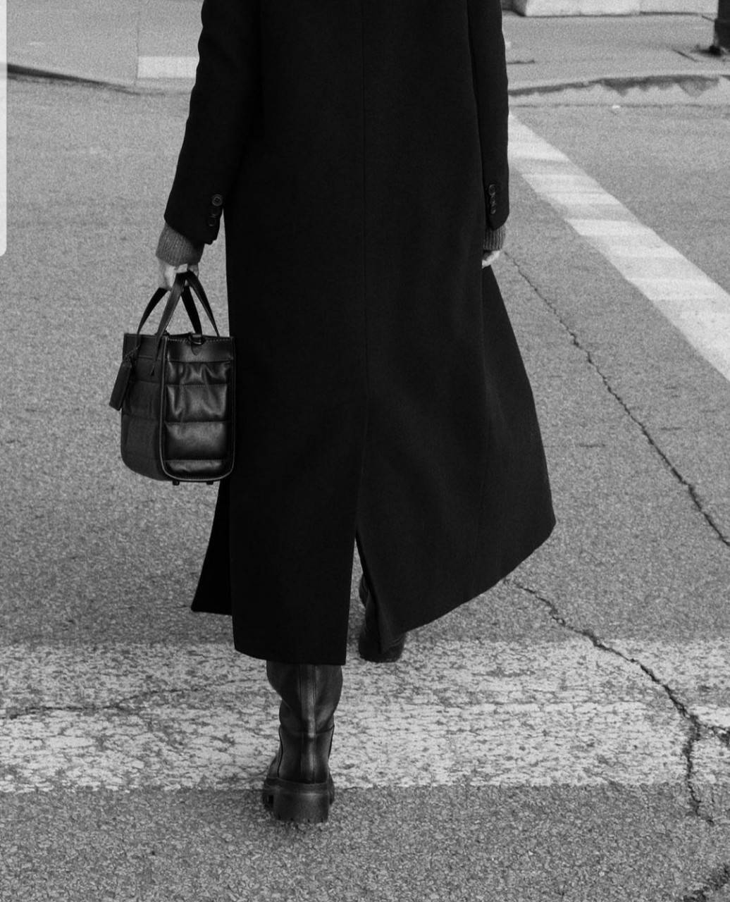 COACH CASUAL STYLE STREET STYLE 2WAY PLAIN LEATHER ELEGANT STYLE (C6958 C6852) 🌺 ที่สุด! ของที่สุด!! กระเป๋าถือ กระเป๋าสะพายรูปทรงสุดฮิต สุดคลาสสิค รุ่น UNISEX ที่ชิคๆ สบายๆ ได้ทั้งชายและหญิง// วัสดุหนังแท้ทั้งใบ ตัดเย็บด้วยหนังเนื้อนุ่มพิเศษ หนา 