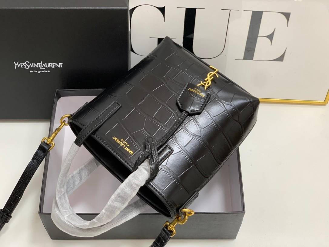 mini YSL CROC TOTE / YSL Toy croc-effect leather tote bag พร้อมส่งครบสองไซส์ *คู่ดูโอ้ สวยแบบตะโกนนน YSL BAG VIP วัสดุหนังสังเคราะห์ หนังนิ่มลายจรเข้เต็มใบ สวยหรูมาก