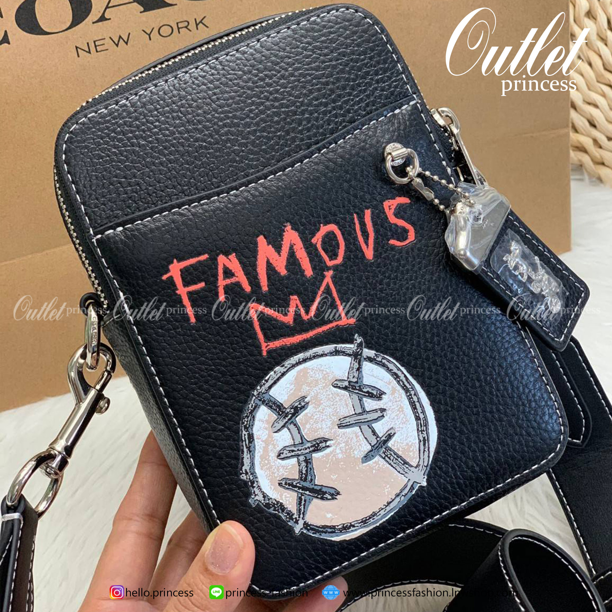 New arrival! Limited edition📌 COACH X JEAN-MICHEL BASQUIAT CROSSBODY ((7049)) 🌈อีกรุ่นที่ต้องมี ห้ามพลาด ดีไซด์จาก Michel Basquiat ค่ะ กระเป๋าสะพายครอสบอดี้ร์ ใช้ได้ทั้งชาย//หญิง ค่ะรุ่นนี้ หนังแท้อย่างดี ลายหนังสวยงามมากๆค่ะ! 🔺จุด