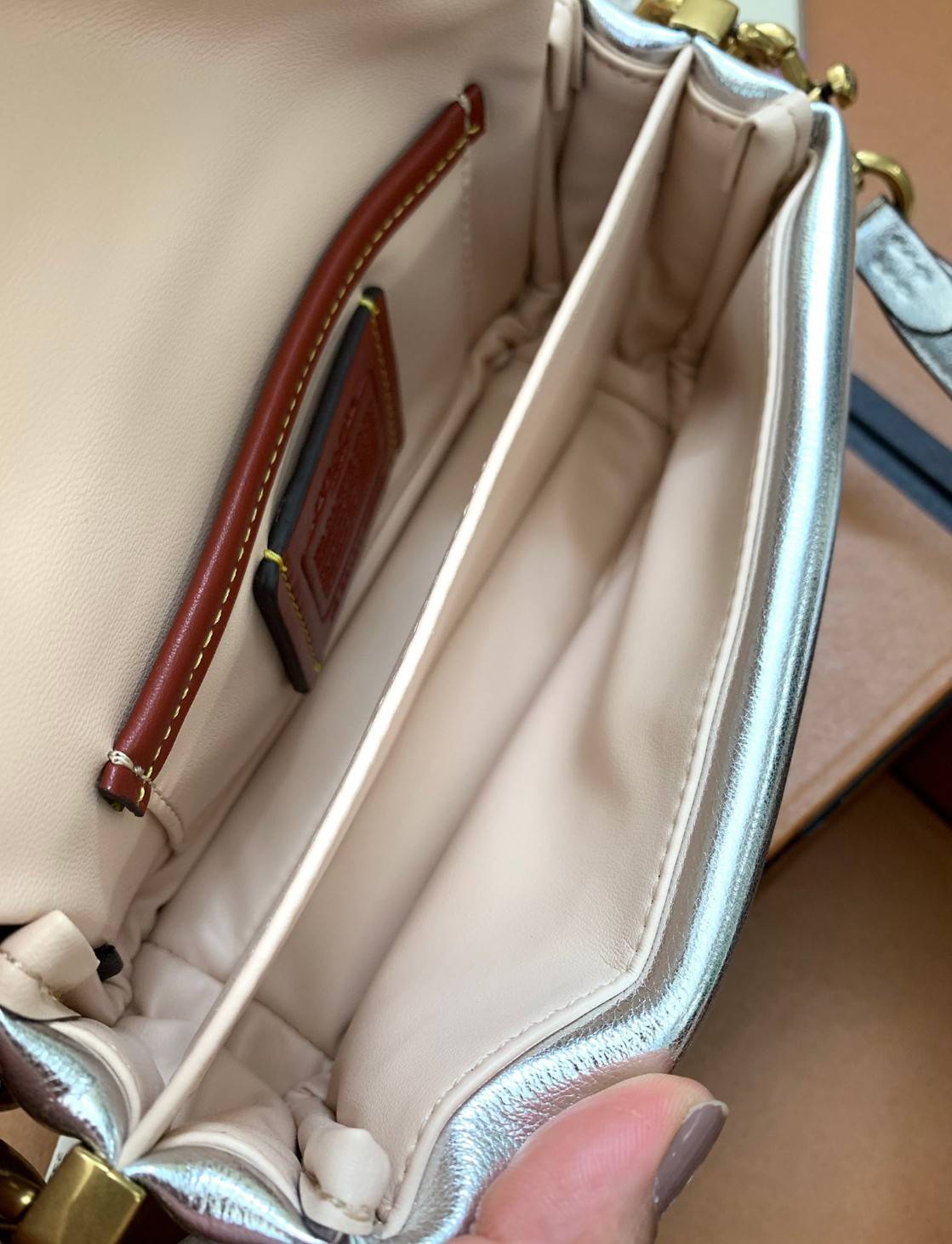 น้องสวยมากก สินค้าจริงสวยกว่าในรูป ไม่จกตาค่ะ! COACH PILLOW TABBY SHOULDER BAG 18 ((C3880)) 📣 พร้อมส่งที่ไทย คุณภาพเกินราคา! กระเป๋าหิ้ว//สะพายแบบครอสบอดี้ร์ 🔺หนัง nappa อย่างดี หนานิ่ม นุ่มมากๆ หลงรักน้องแน่นอน