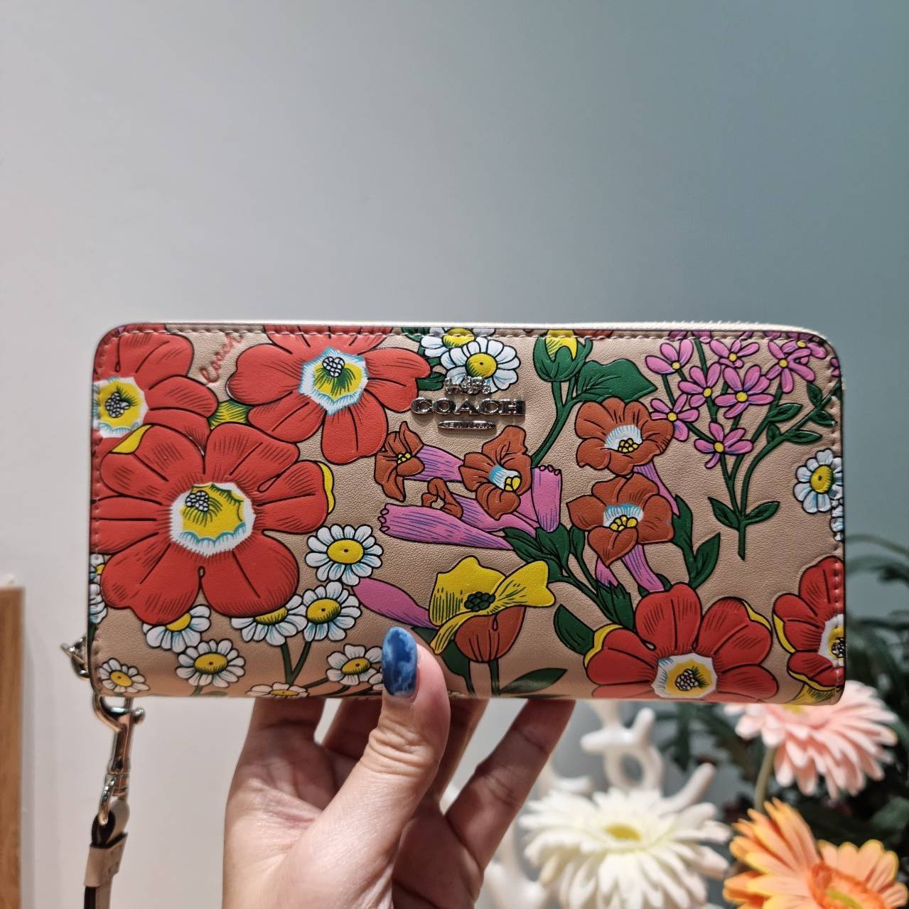 COACH LONG ZIP AROUND WALLET WITH FLORAL PRINT CJ373 / CR930 กระเป๋าสตางค์ใบยาวลายดอกไม้สดใส เกรดท็อปออริ เกรดดีสุด สลับแท้ 1:1 ใช้ต่างประเทศได้
