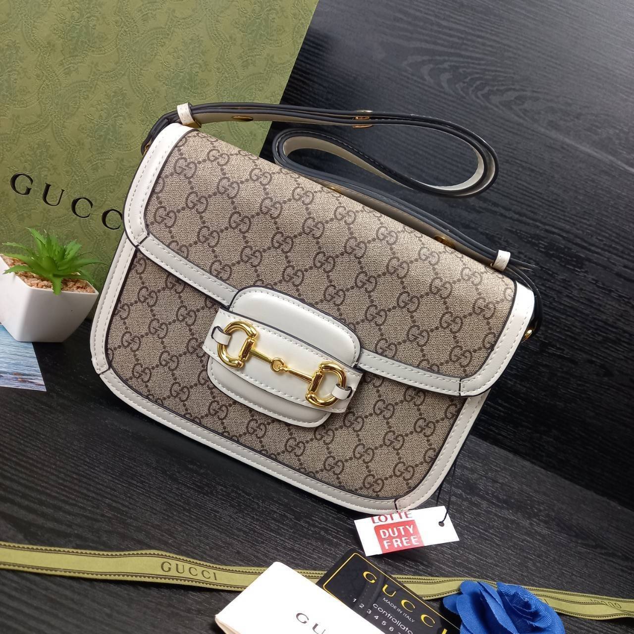 GUCCI HORSEBIT 1995 BAG / GG Supreme Shoulder 10" รุ่นฮิต คลาสสิค หรูหรา ใช้แล้วดูดีมีเสน่ห์ขึ้นทันที สายยาวคล้องบ่าได้ ปรับยาวคลอสบอดี้ได้