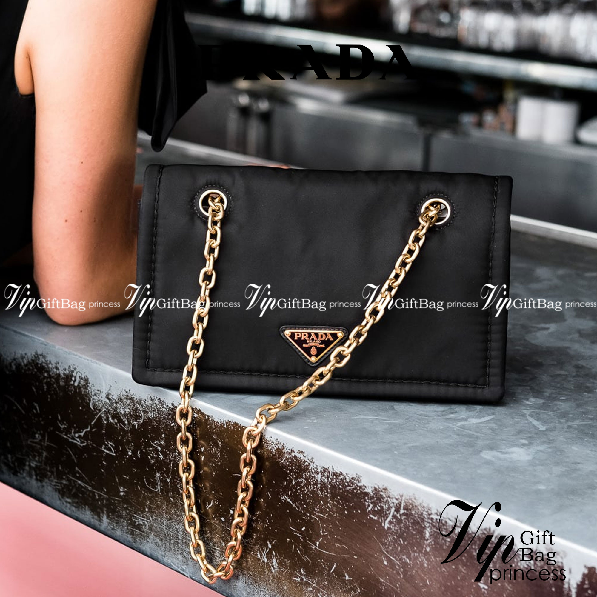 Prada Logo Shoulder bag / Prada Tessuto Nylon Chain Flap Bag กระเป๋าสะพายไหล่ หรือดึงเป็นสายยาวสะพายเป็น Crossbody เหมาะกับสาวๆสุดแซ่บมากๆๆเลยค่ะ วัสดุทำจากผ้าไนล่อน อะไหล่ทองทั้งใบ เปิด-ปิดด้วยกระดุมแม่เหล็ก ด้านหน้าประดับโลโก้แบรนด์ ด้านในแบ่งเป็น 1 ช่อ