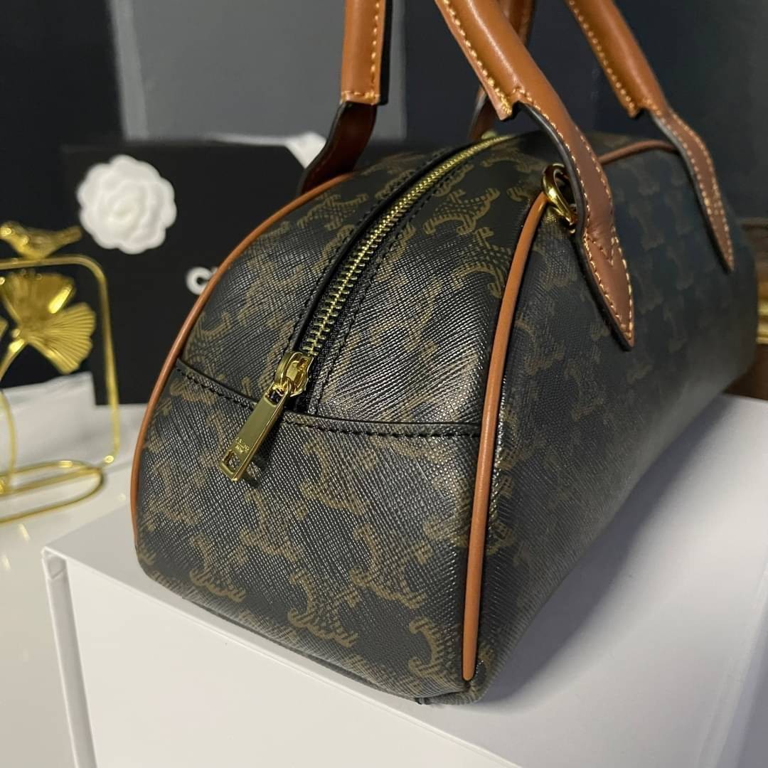 VIP 】CELINE VINTAGE BAG 2021 handlebag canvas งานหนังแท้ผสมแคนวาส โดดเด่นไม่เหมือนกับลวดลายแคนวาสที่เป็นเอกลักษณ์แบรนด์แบบไม่เหมือนใครให้ด้วยความเรียบหรู เหมาะสำหรับการใช้งานในชีวิตประจำวันเป็นอย่างมาก