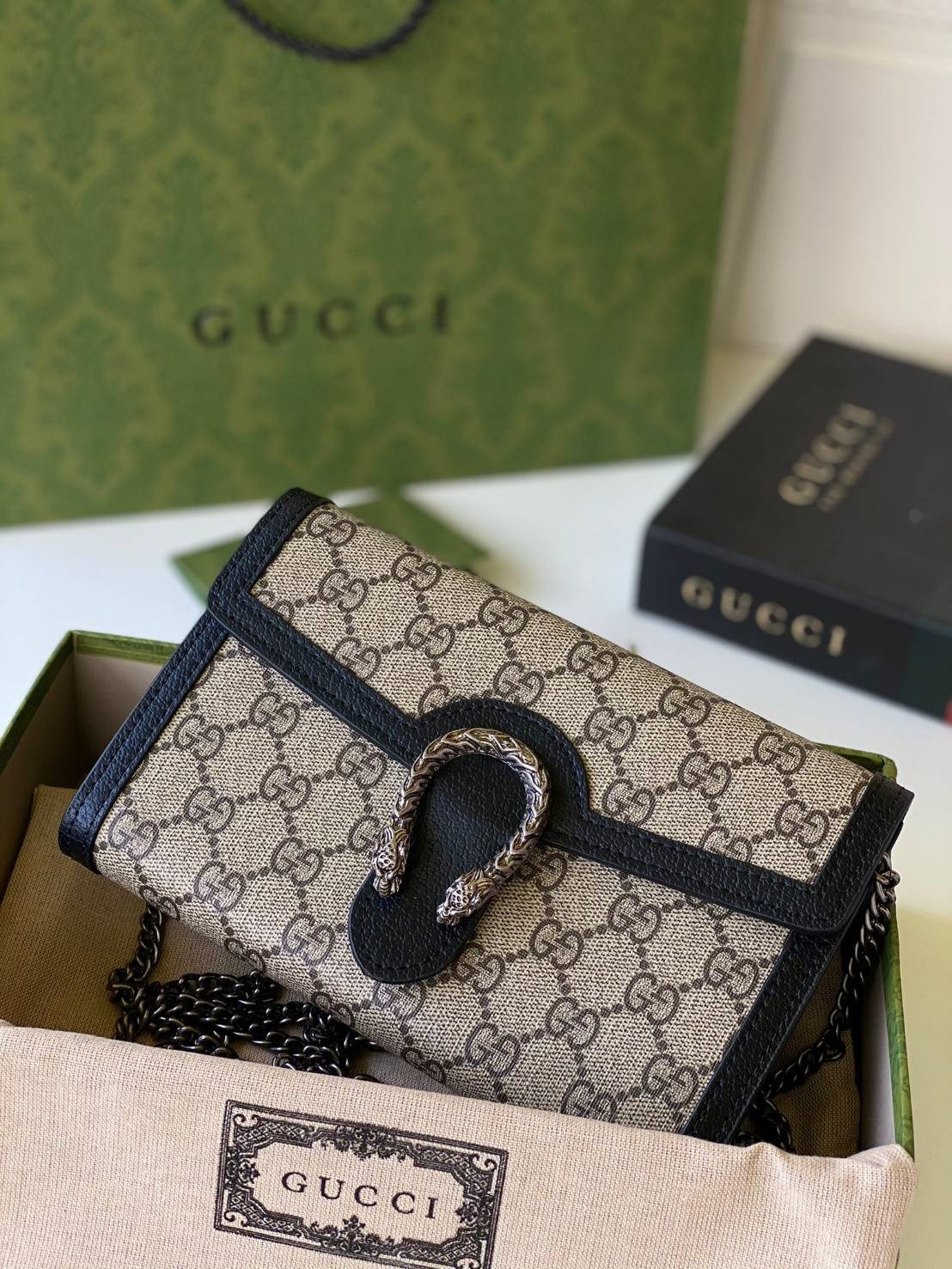 หนังแท้ GUCCI Dionysus mini chain bag / GG Dionysus Wallet Beige and Black GG Supreme canvas พร้อมส่งที่ไทย งานหนังแท้และผ้าแจ็คการ์ดออร์แกนิกอย่างดี พร้อมส่งที่ไทย ภาพสินค้าถ่ายจากงานขายจริง ใช้งานต่างประเทศได้