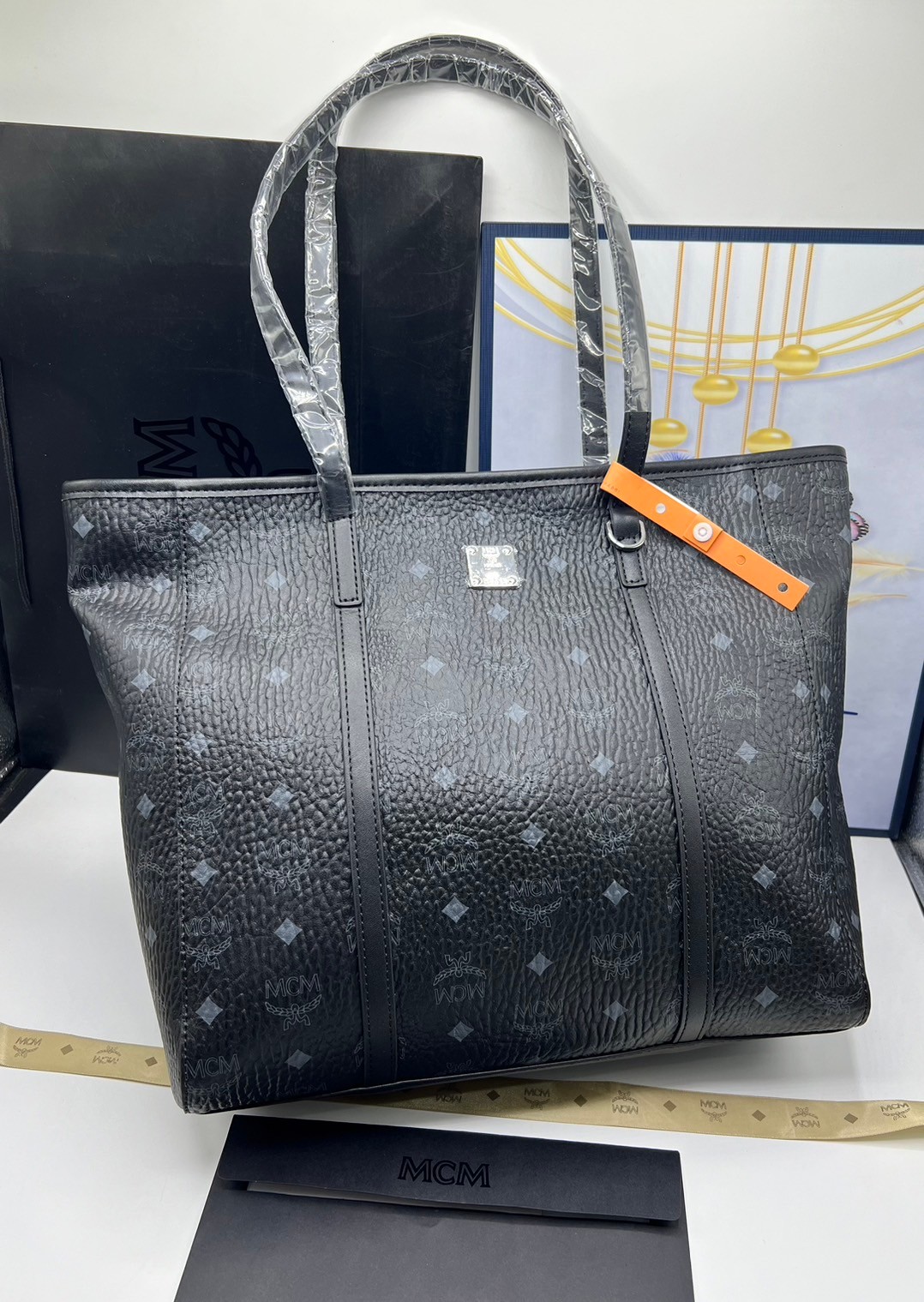 M.C.M MEDIUM TONI SHOPPER กระเป๋าทรงโท้ทใบใหญ่จุใจ เกรดท็อปออริ 1:1 สลับแท้ ใช้งานต่างประเทศได้ ภาพถ่ายจากงานขายจริง