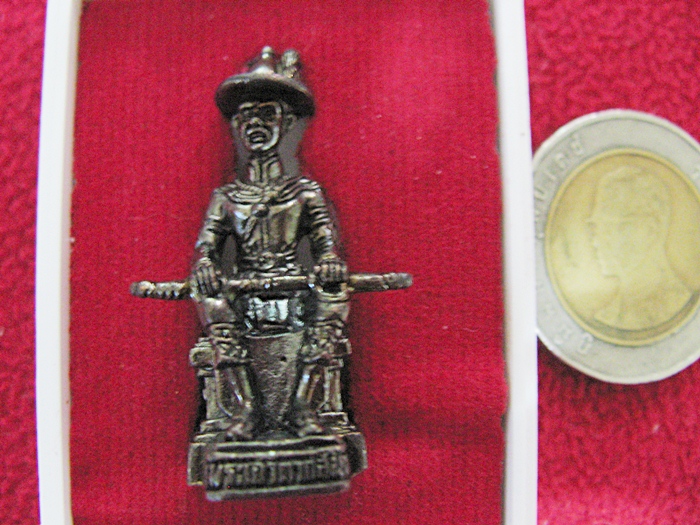 สินค้าหมดค่ะ กริ่งสมเด็จพระเจ้าตากสินมหาราช รุ่นฟื้นฟู ของวัดเวฬุราชิณ ๒๕๕๔ จากงานวันพระเจ้าตากสินมหาราช ที่วงเวียนใหญค่ะ