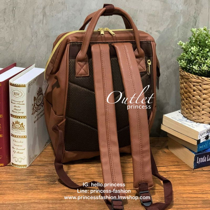 Anello polyurethane leather rucksack รุ่น Mini และ Classic กระเป๋าเป้จากแบรนด์เล็กๆมาสู่แบรนด์ดังทั้งในไทยและญี่ปุ่น วัสดุหนังpuแต่งลายหินอ่อนหนังนิ่ม กันน้ำได้ ภายในมีช่องเล็ก2ช่อง เปิดปิดด้วยซิปคู่ ปากกระเป๋าเป็นโครงสะดวกต่อการหยิบจับของภายใน ด้านข้างมี