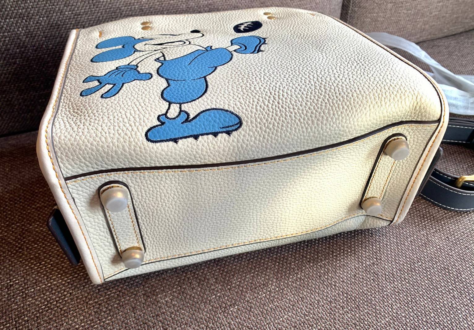 LIMITED EDITION!💥 💋สวยต้องยกนิ้วให้นางไปเลยจร้าา👍👍 COACH DISNEY X COACH ROGUE 25 WITH MICKEY MOUSE((C6166)) 📌พร้อมส่งที่ไทยก่อนใคร คุณภาพจัดเต็มบอกเลย หลงรักแน่นอนค่ะ! ✔️กระเป๋าหิ้ว//คล้องไหล่//สะพายข้างได้ ส