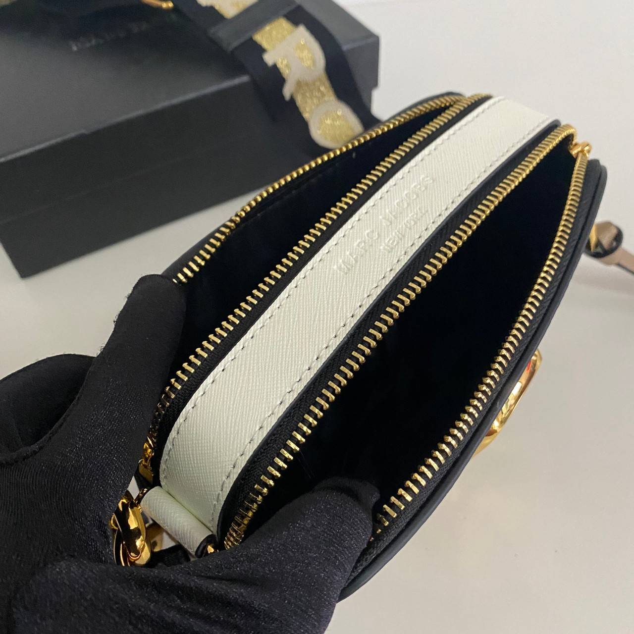 พรีเมี่ยมกิ๊ฟแท้ 100% 】หนังแท้ MARC JACOBS The Snapshot Camera Bag 1-