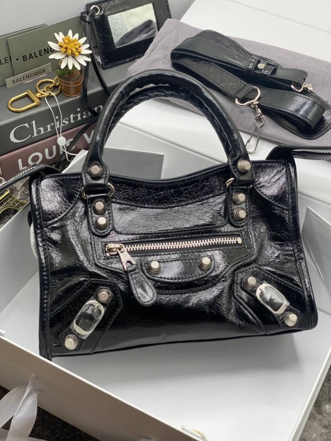 VIP 】หนังแท้ BALENCIAGA Classic City Mini Shoulder Bag พร้อมส่งที่ไทย