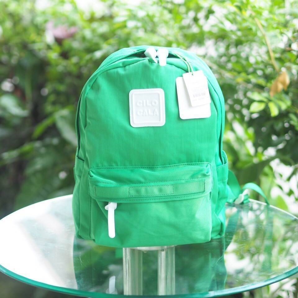 Cilocala backpack Size S กระเป๋าแบ็คแพ็คสีหวานที่ฮิตกันอย่างมากในหมู่วัยรุ่นญี่ปุ่นและฮ่องกง ด้วยสีหวานๆ โทนพาสเทล ดีไซน์น่ารัก ทันสมัย สำหรับสาวๆ ที่ชอบเก็บของกระจุกกระจิก เพราะมีช่องด้านในเป็นแยกเป็นสัดส่วน จะสะพายไปเรียนหรือแบ็คแพ็คไปเที่ยวได้หมดเลยค่า