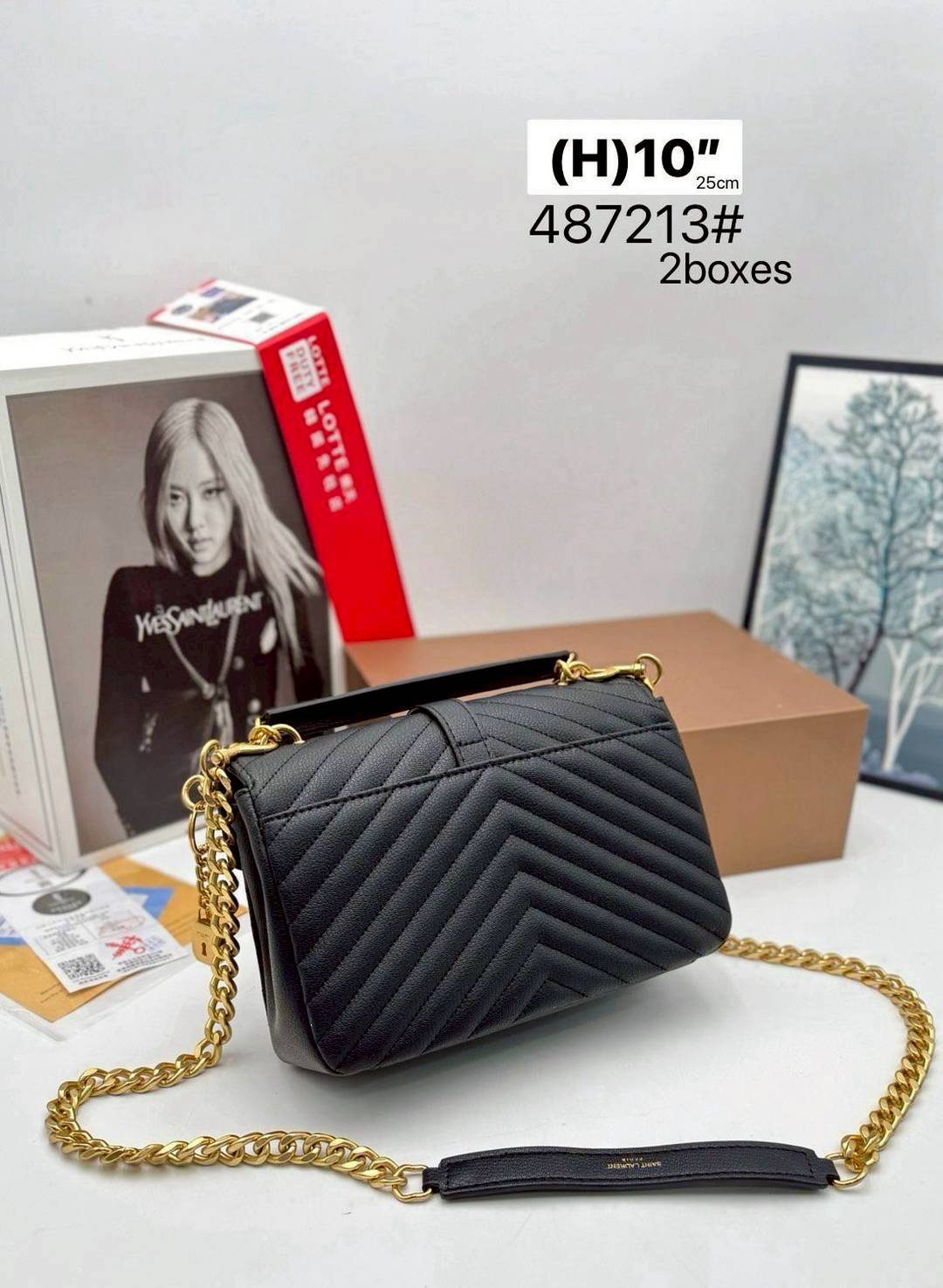 YSL College Medium in quilted leather Bag กระเป๋าสะพายไหล่ ดีไซน์ทรงสวยหรู ดูแพง วัสดุหนังลายคาร์เวีย เปิด-ปิดด้วยกระดุมแม่เหล็ก ภายในโล่งกว้าง แบ่งสัดส่วนไว้อย่างดี มาพร้อมหูจับในตัว