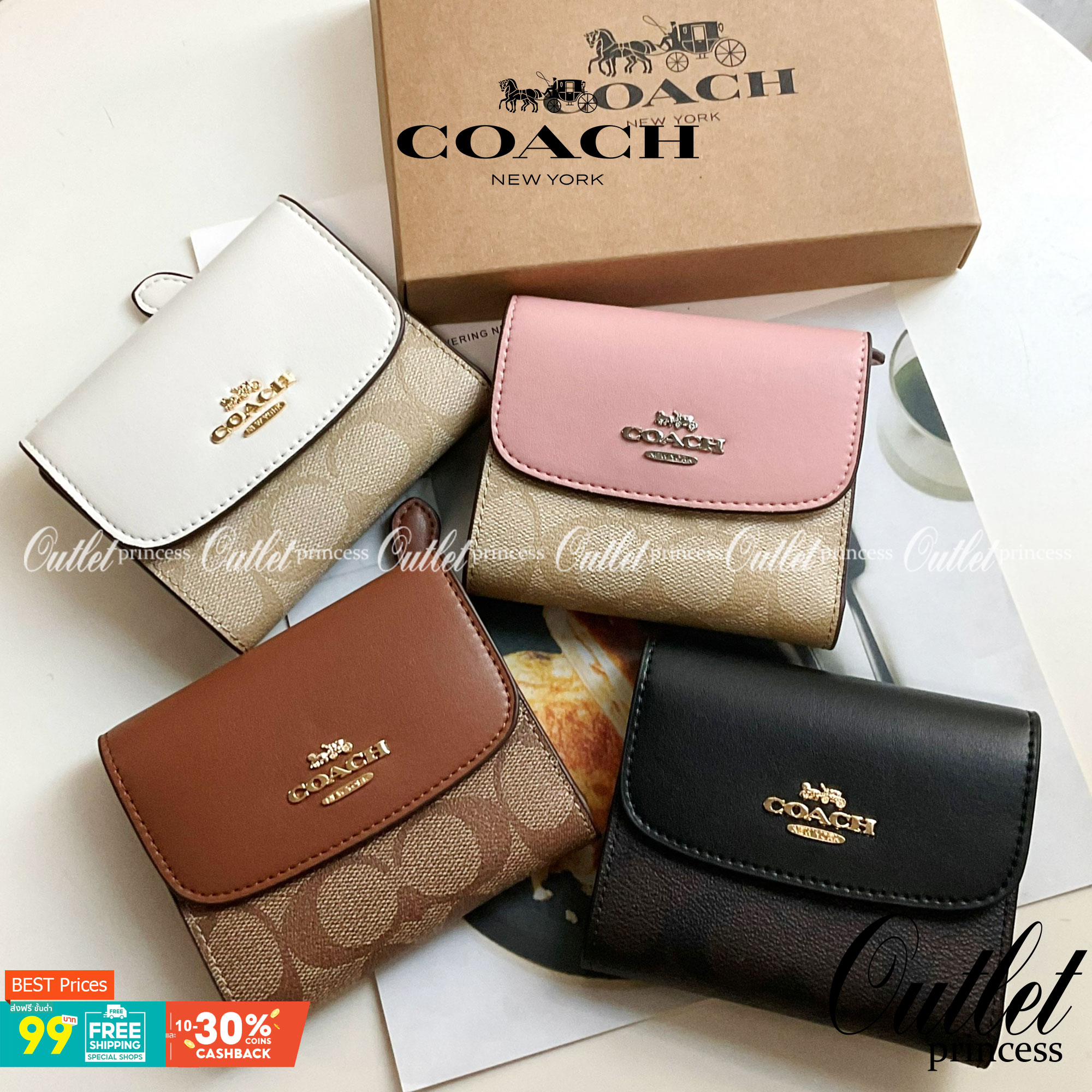 COACH SMALL WALLET IN SIGNATURE CANVAS กระเป๋าสตางค์ใบสั้น แบบพับสามตอน เปิดปิดด้วยกระดุมปั้มแบรนด์ ด้านในมีช่องใส่บัตรหลายช่อง และช่องใส่ธนบัตร ด้านหลังมีช่องซิปเหรียญอีกหนึ่งช่อง น้ำหนักเบา พกพาสะดวก อะไหล่เงาสุดหรู ห้ามพลาดค่ะ!