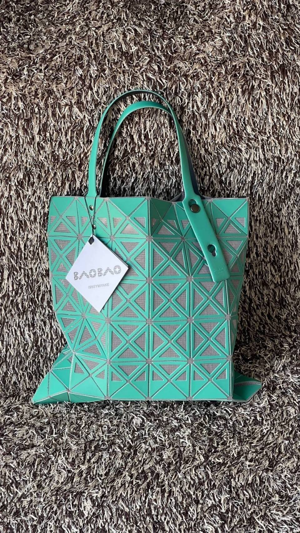 Baobao issey miyake frame tote 6x6 / MIYAKE Frame Mesh Tote Bag กระเป๋าที่มองทะลุได้เหมือนตะกร้าและให้ความรู้สึกสดชื่น